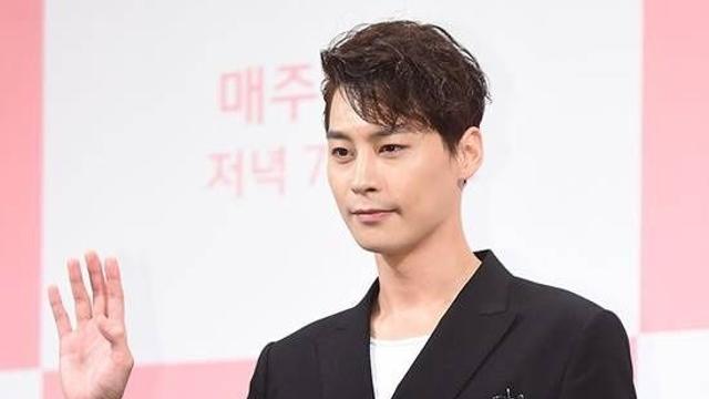 故정은우, 생전 