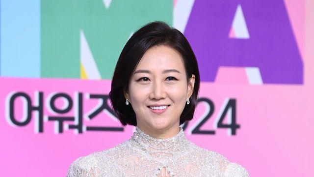 '母와 절연' 장윤정, 父와 각별한 근황 공개…