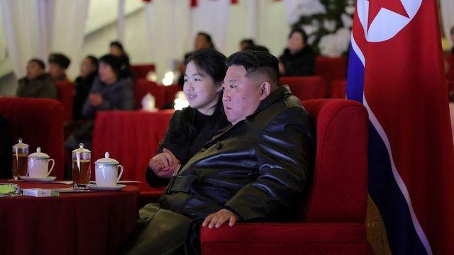 국정원 '김주애, 후계 내정 단계…역할 강화돼'