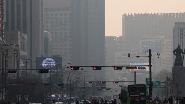 <주말 날씨> 초봄처럼 온화한 연휴 시작⋯미세먼지 ‘나쁨’