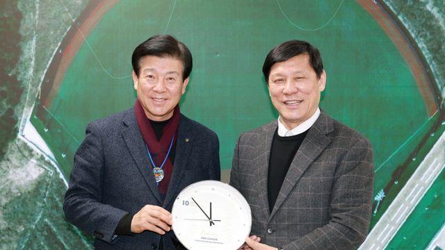허구연 KBO 총재, 박범인 금산군수와 야구 활성화 방안 논의