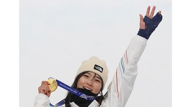 첫 금메달 최가온, '김연아 회사'에서 슈퍼 스타 떴다 [밀라노 올림픽]