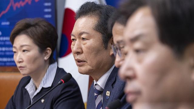 鄭, '재판소원 공론화' 조희대에 