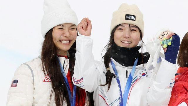 “자랑스럽다” 올림픽 2연패 전설 클로이 김이 금메달 딴 최가온에게 경기 직후 한 '행동'