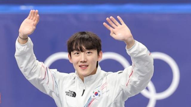 '중학생 때 골절 2번' 임종언 인간승리…쇼트트랙 남자 1000m 동메달→
