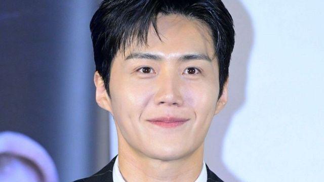 ‘탈세 논란’ 김선호, 비 온 뒤에 땅 굳을까…연극 ‘비밀통로’, 오늘(13일) 개막