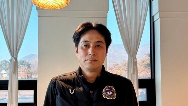 ‘6강 정조준’ 안양 유병훈 감독의 솔직한 각오 “부담감? 기대치? 어차피 숙명, 내 목표는 곧 팀 목표” [전훈 인터뷰]