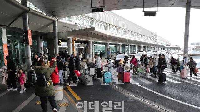제주공항 고가도로서 30대 중국인 여성 추락