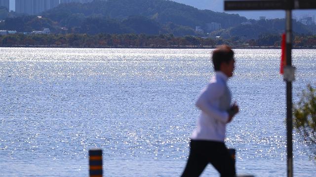 설 연휴엔 달려볼까 읽어볼까…책 읽는 러너를 위한 책들