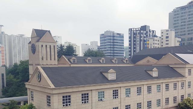 보조금 2억원 유용한 부산글로벌빌리지 간부 징역 1년