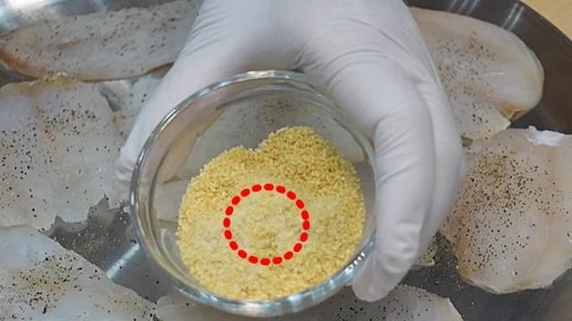 소금, 후추 아닙니다...동태전에는 '이 가루' 넣어야 부서지지 않습니다