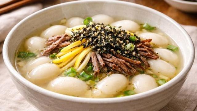 떡을 왜 물에 안 넣고 기름에 구워?… 지역별 놀라운 '떡국' 레시피