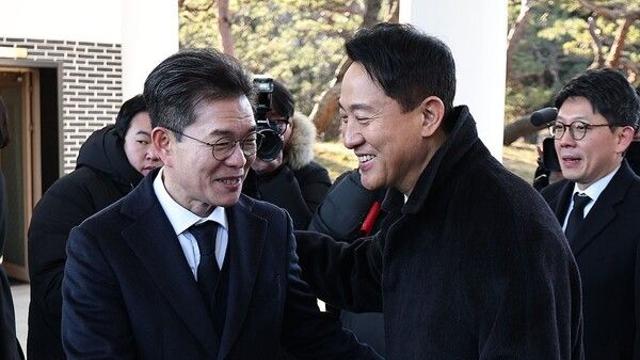 [2026 지방선거] 정원오, 설 앞두고 오세훈 모두 앞서···吳 서울시정 부정평가 50%넘어