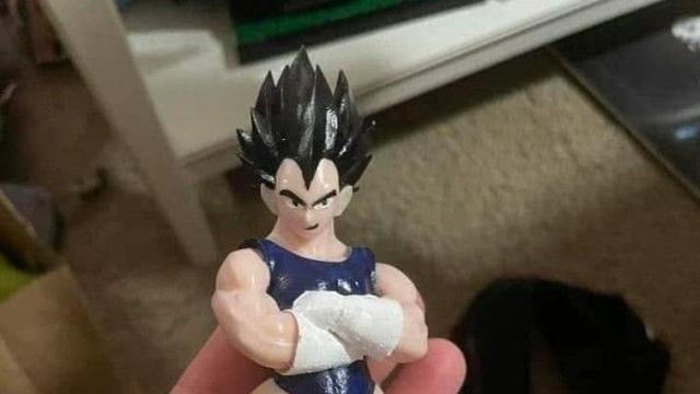 테무에서 구매한 베지터 피규어