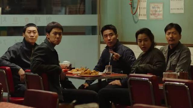 연휴 필승 전략…부모님도 빵빵 터지는 실패 없는 '코미디' 영화 5 (+볼 수 있는 곳)