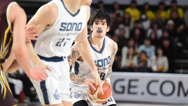 프로농구 7위 소노, 선두 LG 격파…켐바오 21점 '펄펄'(종합)