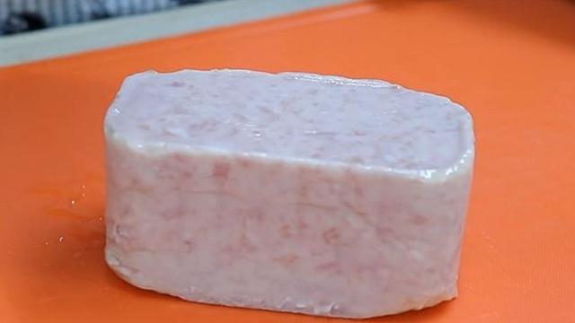 명절엔 스팸을 잘라 '이것'과 섞어 보세요...아이들도 한 그릇 더 달라 합니다