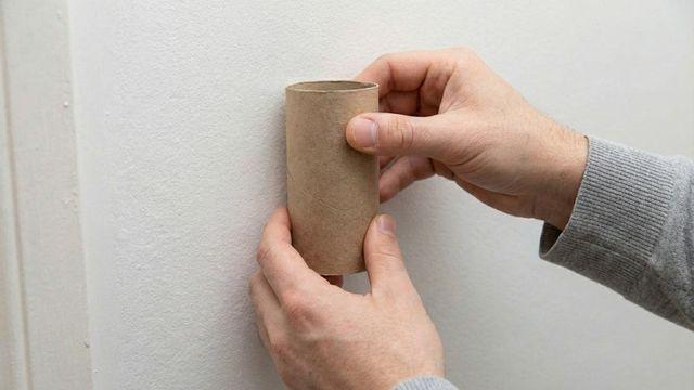 휴지심 버리지 말고 벽에 붙여 보세요…이걸 지금까지 몰랐다는 게 후회됩니다