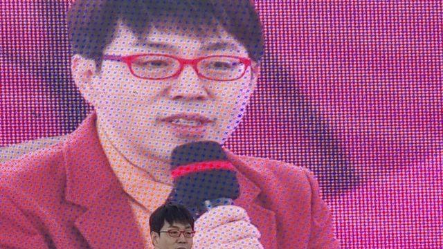 이동진 평론가 “독서 근육 키우려면 유튜브 요약본 말고 직접 읽자”