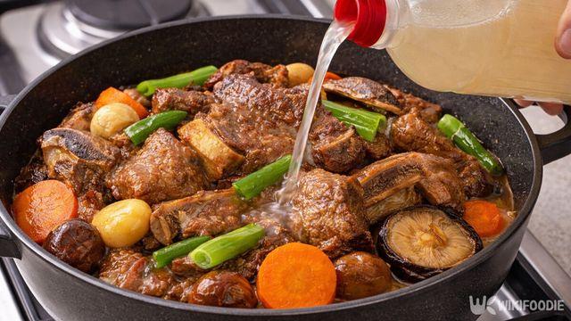 소갈비찜에 '이것' 한 번 부어보세요… 입에 넣자마자 살살 녹아 없어집니다