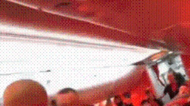 기내서 벌어진 승객 난투극…결국 비상착륙