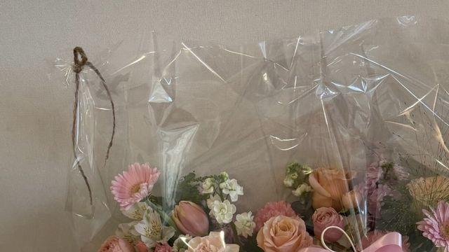 최가온, 신동빈 회장 선물 ‘인증샷’…“축하합니다” 꽃바구니까지 챙겼다 [2026 밀라노]