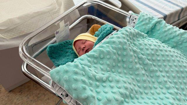 심각한 인구 감소 위기… 우크라, 자국 군인들의 정자 냉동 보관 비용 부담