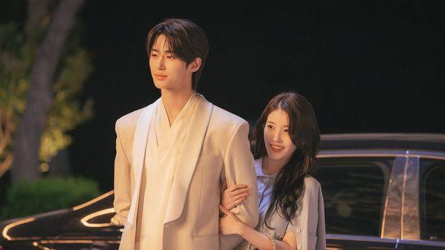 ‘이종석♥’ 아이유, 새 사랑 찾았다…축하합니다