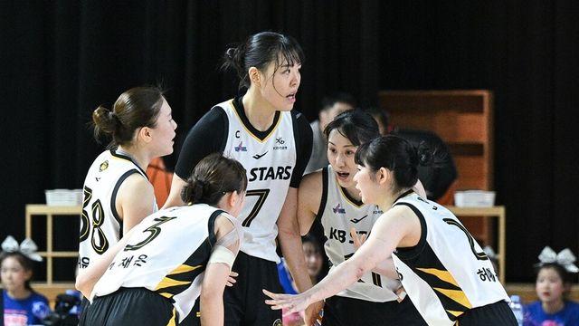 '박지수 4Q 18득점' 여자농구 KB국민은행, 삼성생명에 역전승