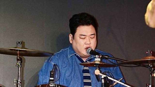 '팬 무시 논란' 김준현 침묵…