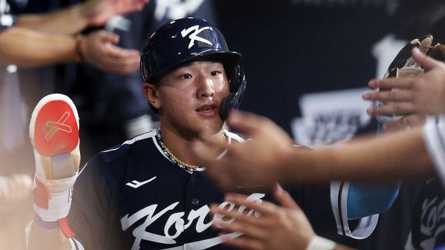 “트라웃과 비교되는 근육몬” MLB가 꼽은 한국야구대표팀 키 플레이어는 안현민