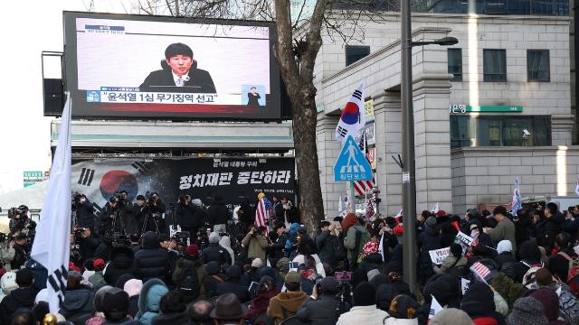 尹변호인단, 무기징역에 반발 