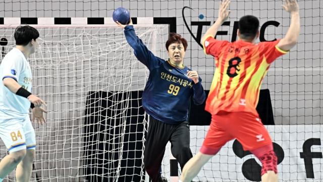 '동명이인' GK 이창우, 핸드볼 H리그서 나란히 팀 승리 '방어'