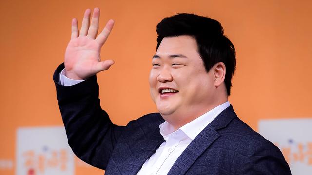 김준현, ‘팬 무시’ 논란 와중 우승 메뉴 출시…입장 無 [SD이슈]