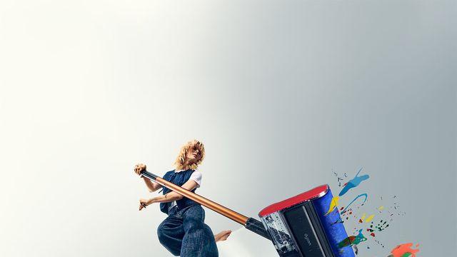 다이슨, 가장 슬림하고 가벼운 물청소기 '펜슬 워시 청소기' 공개