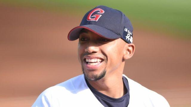 불과 5년 전 롯데 주전 유격수였는데...벌써 감독 됐어? 34세 나이에 전격 은퇴→마이너리그 사령탑으로 새 출발