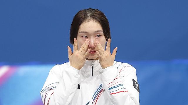 [올림픽] 마지막 대회서 눈물 쏟은 최민정 