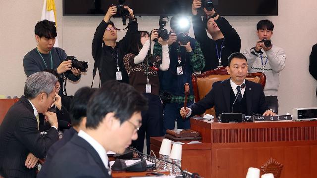 '내란·외환죄 사면금지법' 국힘 반발 속 법사소위 통과