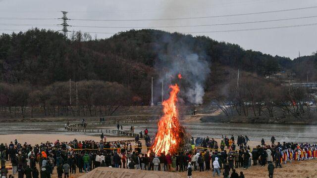 정월대보름날, 전국 곳곳은 축제장… 달집태우기·쥐불놀이·전통놀이 재미 가득