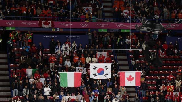 [올림픽] 쇼트트랙 시상식서 잘못된 태극기 게양…체육회 대응 검토