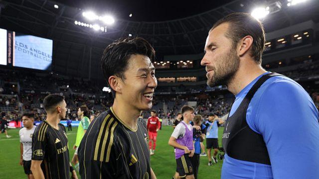 역시 대한민국 캡틴! 손흥민 영향력 미쳤다…‘메시와 맞대결’ 앞두고 LAFC 감독, “라커룸에 많은 걸 가져다줘” 칭찬