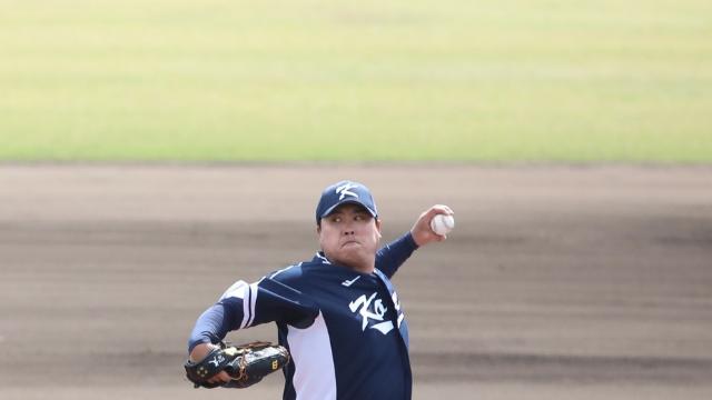 16년 만에 국대 마운드 올라간 류현진…한화전 2이닝 무실점