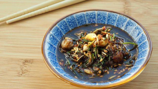 제철 달래장엔 고춧가루 대신 '이것' 넣으세요... 밥 두 공기가 순식간에 사라집니다