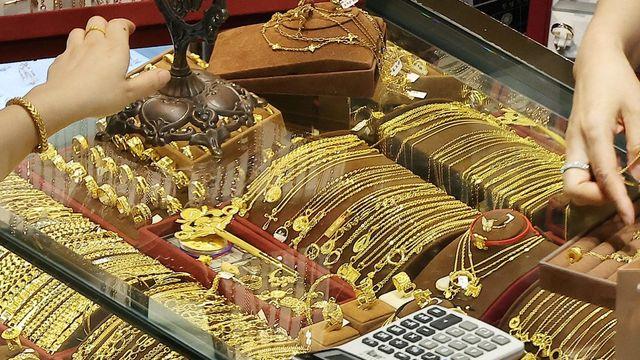 고객 금 '3천 돈' 훔쳐 달아난 금은방 주인…경찰에 자진출석