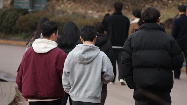 [내일날씨] 일요일 낮 15도 웃돌며 '포근'…비 온 뒤 다시 기온 뚝