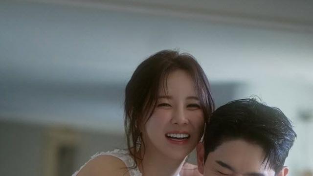 '트롯 가수 부부' 은가은·박현호, 첫 딸 출산