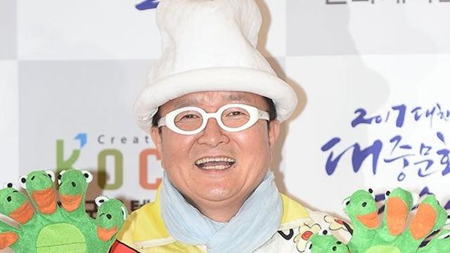 [단독] '뚝딱이 아빠' 김종석 차남, 오늘(21일) 결혼…연예·정재계 화려한 하객 이어져