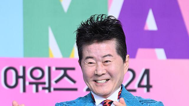 [전문] 태진아, '정치유튜버' 전한길 주최 무대 출연? 