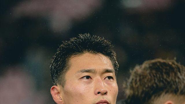 ‘인간 승리’ 조규성, 또 무릎 부상 대형 악재…“인조 잔디서 뛰는 데 어려움 겪는 듯”