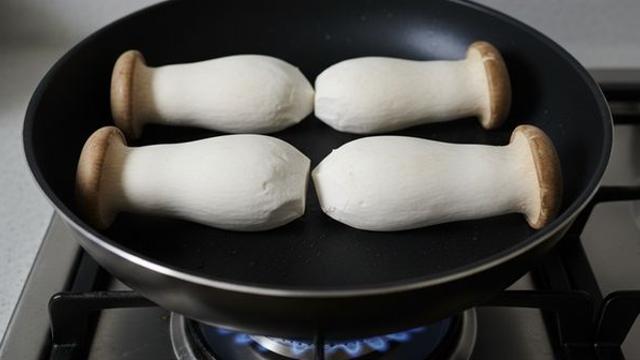 새송이버섯을 '이렇게' 해보세요...고기 찾던 가족들이 '조용'해집니다